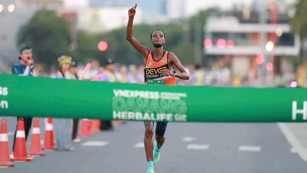 Tin hot: Nano Guta Kebede vô địch VnExpress Marathon Đà Nẵng 2026