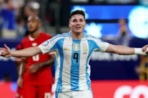 Tin hay: Julian Alvarez mở đường để tới Barca