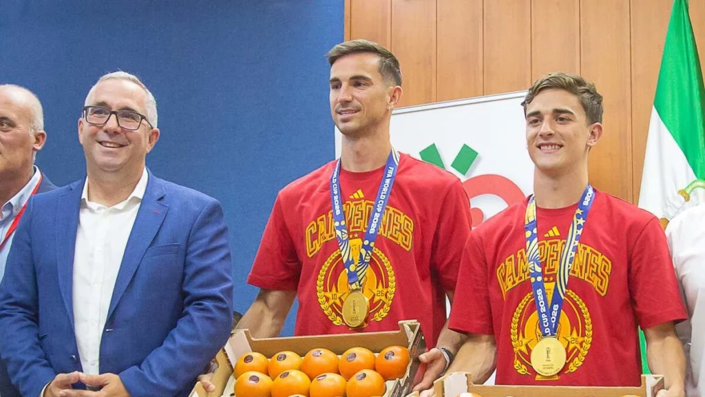 Tin bóng đá mới nhất: Cầu thủ Tây Ban Nha được thưởng cà chua nhờ vô địch World Cup