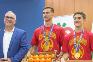Cầu thủ Tây Ban Nha được thưởng cà chua nhờ vô địch World Cup