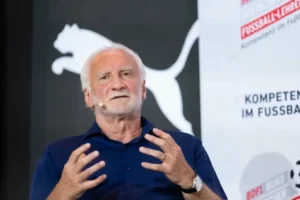 Rudi Voller: ‘Bóng đá Argentina là gương xấu’