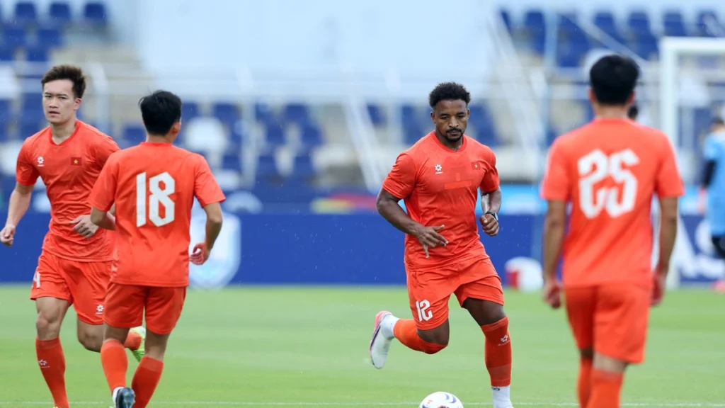 Tin bóng đá hôm nay: Đội tuyển Việt Nam tổng duyệt trước trận ra quân ASEAN Cup