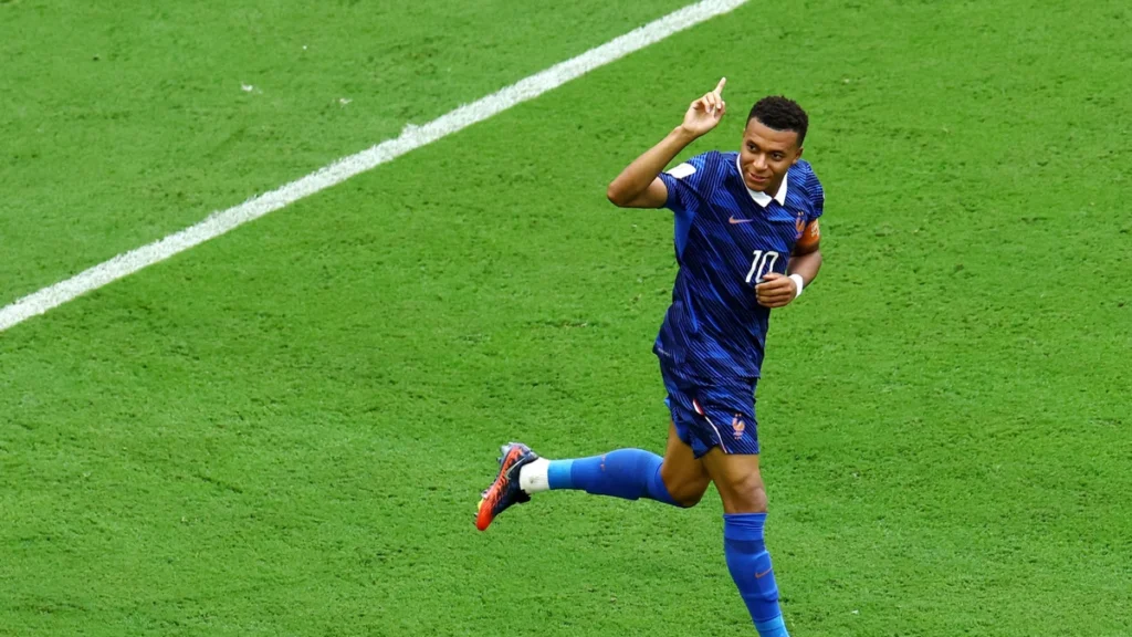Tin hot: Báo Pháp kỳ vọng Mbappe sẽ giành Quả Bóng Vàng 2026