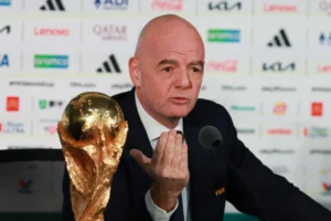 Tin hay: Chủ tịch FIFA có thực sự bất khả xâm phạm?