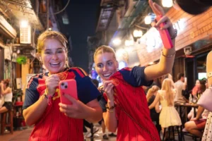 Xuyên đêm cổ vũ trận chung kết World Cup 2026
