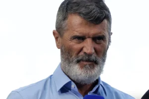 Roy Keane chê Maldini hành xử trẻ con