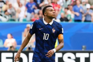 Tin bóng đá mới nhất: Mbappe phá kỷ lục ghi bàn của Messi ở World Cup
