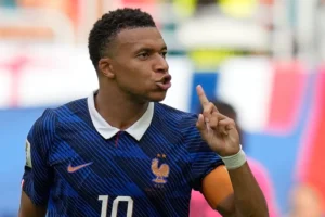 Mbappe giành Giày Vàng World Cup thứ hai liên tiếp