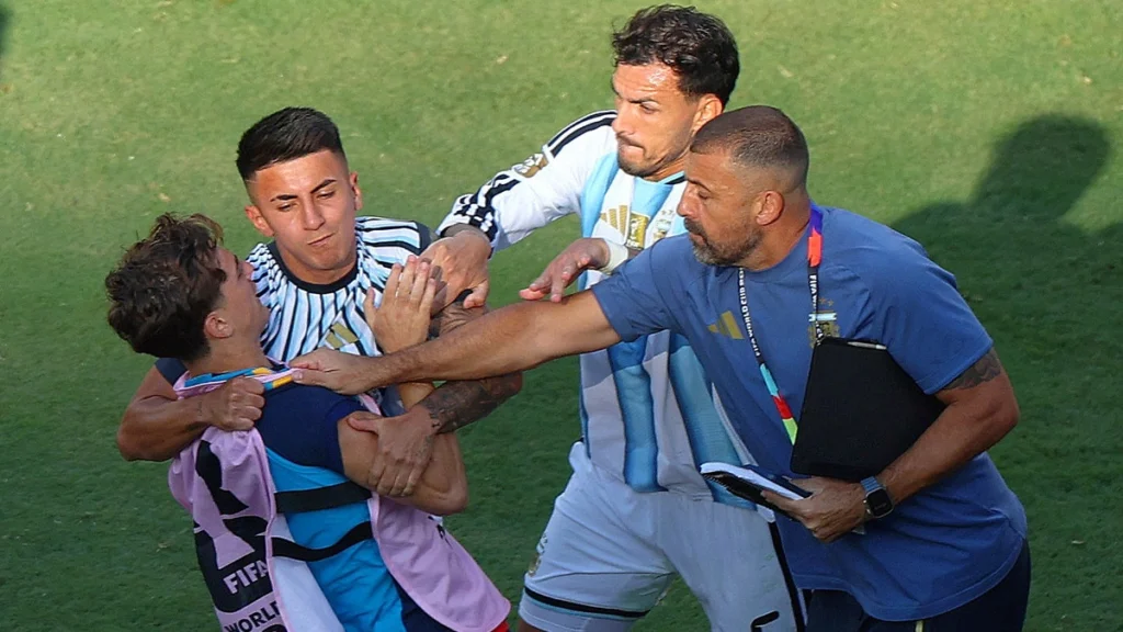 Tin hay: Ba thành viên Argentina bị FIFA điều tra vì cáo buộc hành hung