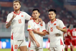 Hai Long ăn mừng ngạo nghễ trước CĐV Indonesia