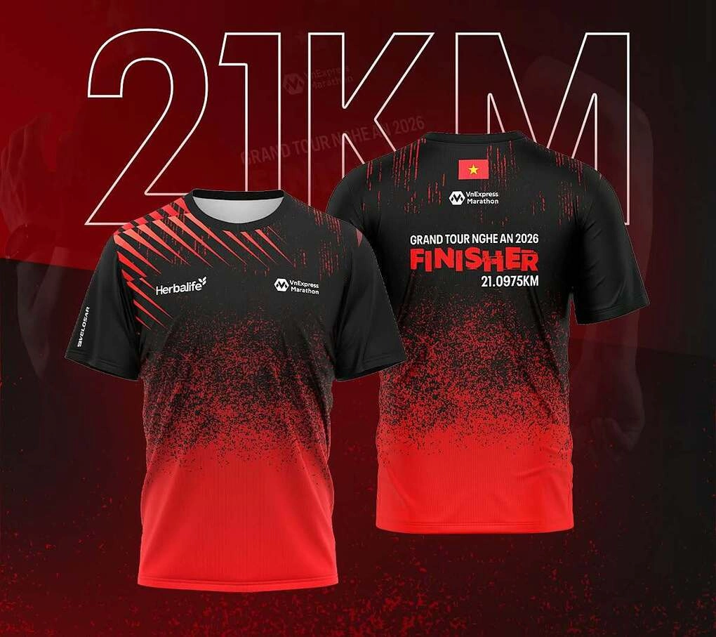 Áo finisher VnExpress Marathon Nghệ An 2026 mang biểu tượng lửa và nước