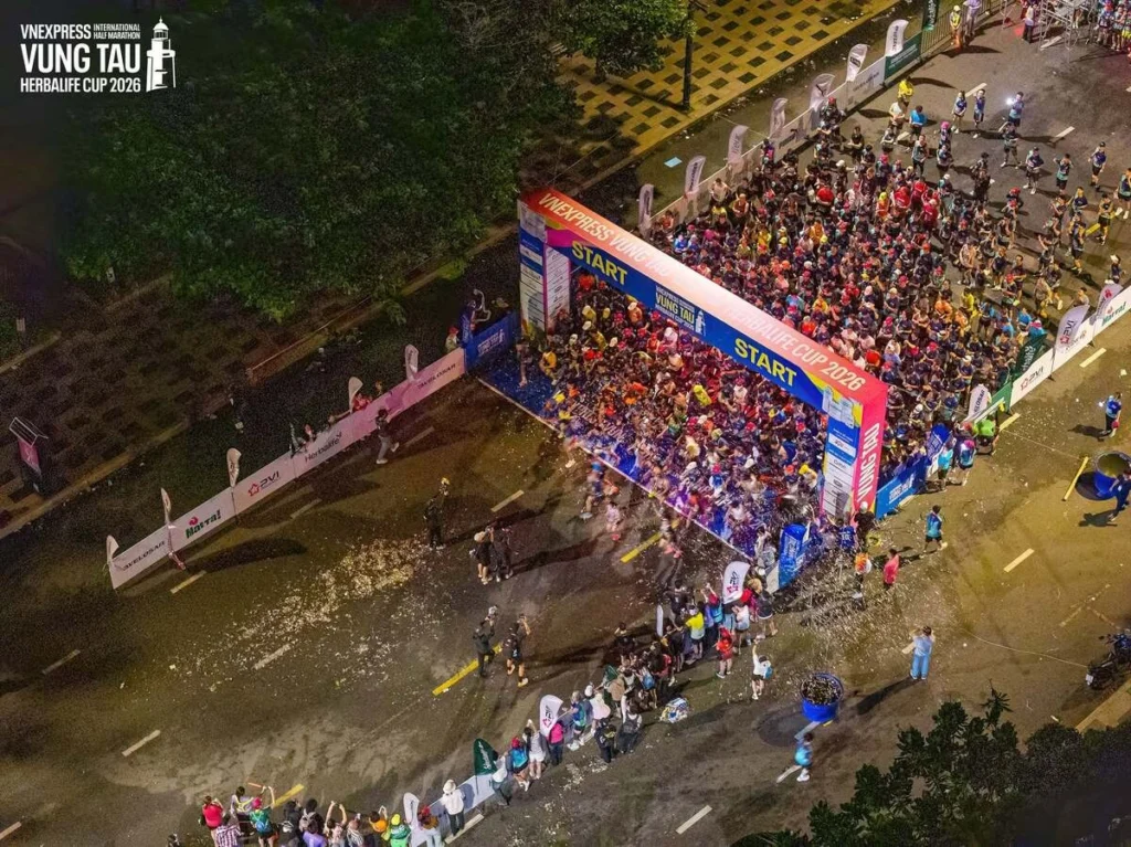 VnExpress Marathon Vũng Tàu Herbalife Cup: Điểm nhấn những màn so tài trong gió lớn