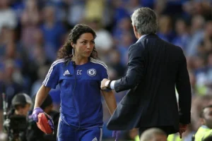 Cựu bác sĩ Chelsea chỉ trích Mourinho 11 năm sau vụ tranh cãi