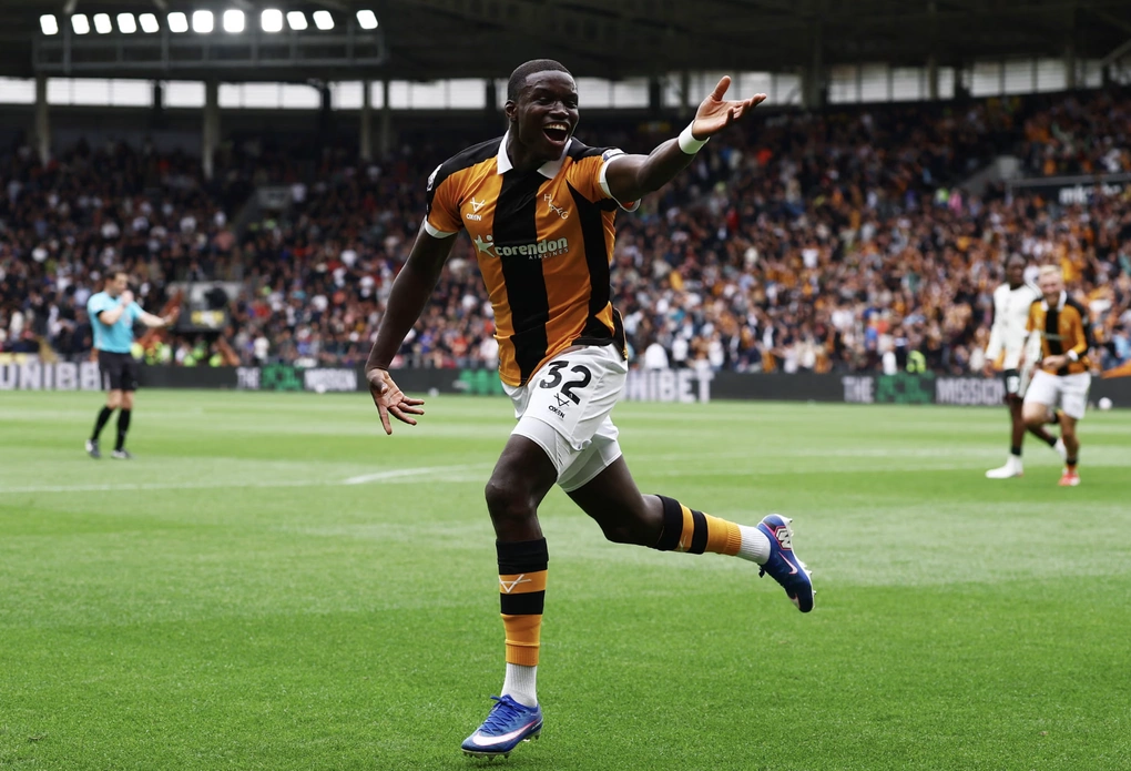 Man Utd thua sốc tân binh Hull City ở ngày ra quân Ngoại hạng Anh 2026-2027