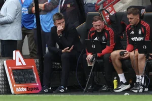 Michael Carrick bức xúc khi Man Utd bị quy kết thiếu nhiệt huyết