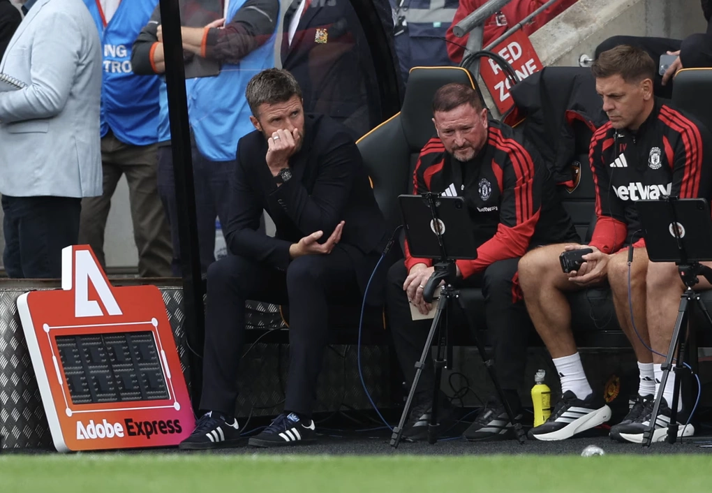Michael Carrick bức xúc khi Man Utd bị quy kết thiếu nhiệt huyết