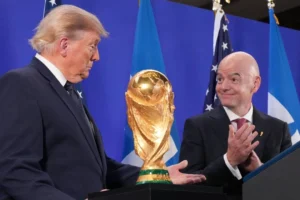 Chủ tịch FIFA bị đồn từng ngoại tình với nhân viên