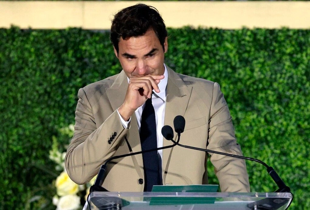 Roger Federer bật khóc nghẹn ngào trong ngày chính thức vào Đại sảnh Danh vọng Quần vợt Quốc tế