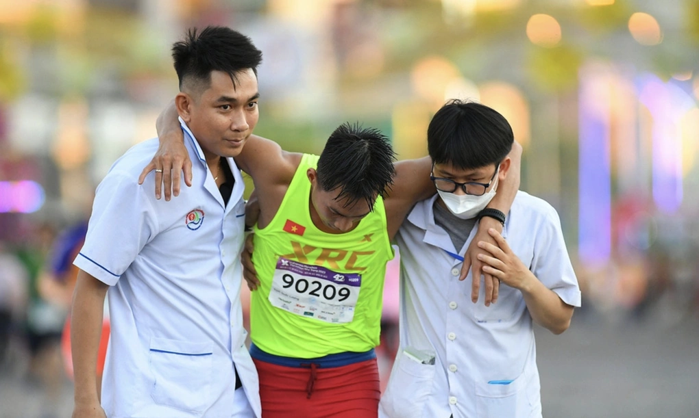 Độ ẩm ven biển thách thức runner VnExpress Marathon Vũng Tàu Herbalife Cup