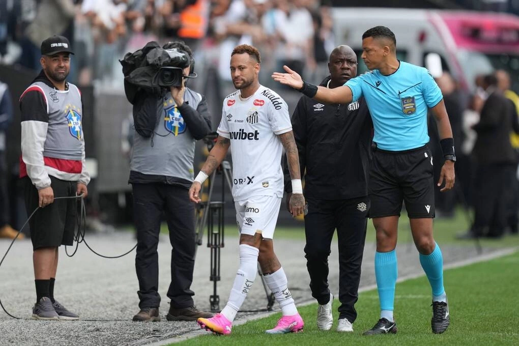 Neymar hỗ trợ tài chính giúp CLB Santos thanh toán khoản nợ lớn và thoát án cấm chuyển nhượng