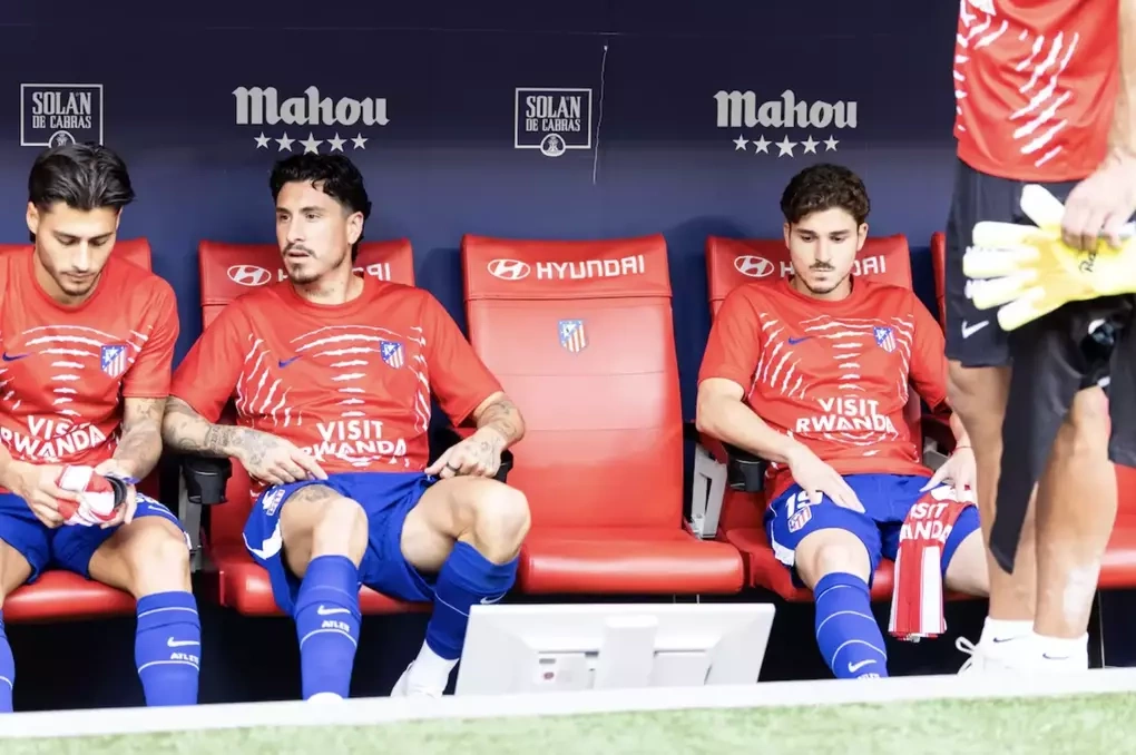 Atletico tuyên bố là nạn nhân duy nhất trong lùm xùm chuyển nhượng của Julian Alvarez