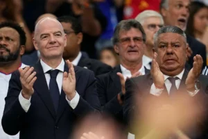 Argentina ủng hộ Chủ tịch FIFA giữa bão chỉ trích