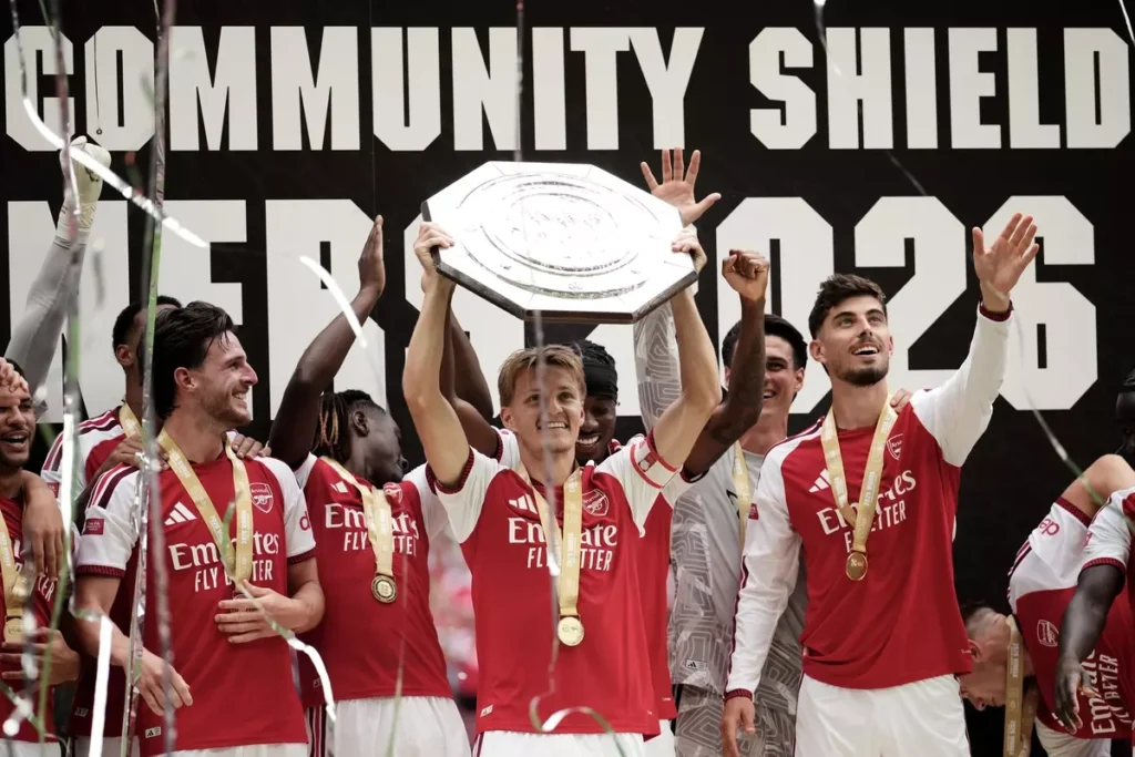 Ngoại hạng Anh chờ gì: Thách thức bảo vệ ngôi vương của Arsenal và vận mệnh Man City