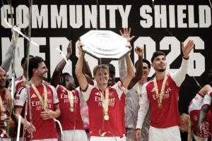 Ngoại hạng Anh chờ gì: Thách thức bảo vệ ngôi vương của Arsenal và vận mệnh Man City