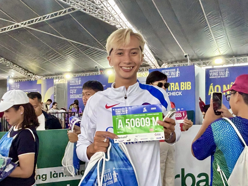 Nguyễn Văn Khang thử sức hai cự ly tại VnExpress Marathon Vũng Tàu Herbalife Cup
