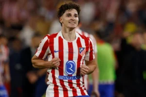 Julian Alvarez – biểu tượng của một kỳ chuyển nhượng điên rồ