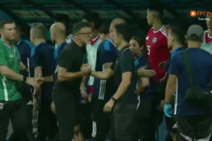 HLV tuyển Thái Lan ngượng ngùng vì bị mẹ trách móc vụ tranh cãi ở ASEAN Cup 2026