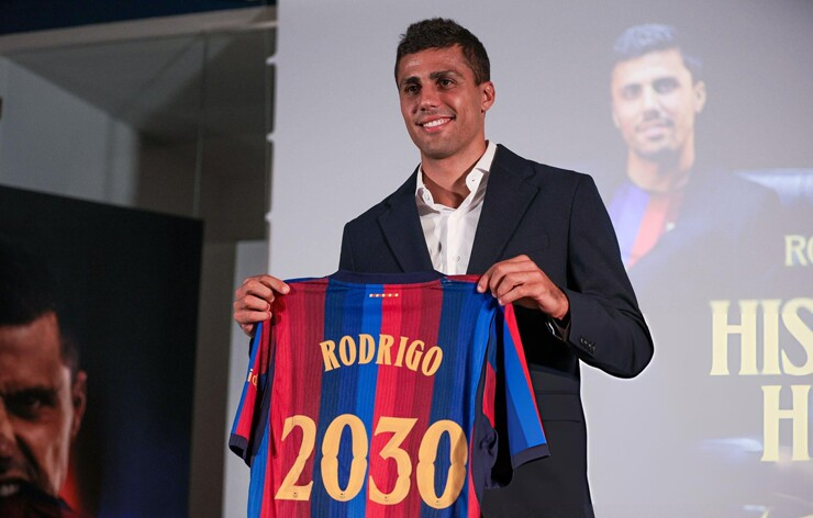 Rodri chính thức gia nhập Barcelona: Mảnh ghép có thể thay đổi cả hệ thống của Hansi Flick?