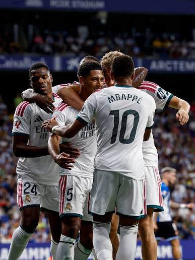 Real Madrid 2-1 Espanyol: Mourinho thắng trận đầu nhưng những vấn đề nào đã lộ diện?