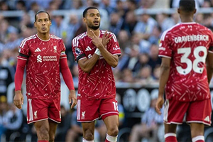 Liverpool 2-2 Nottingham Forest: Vì sao Iraola vẫn chưa thể sửa được căn bệnh của The Kop?
