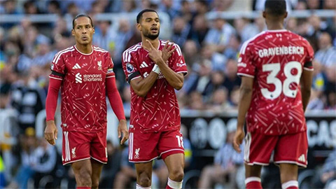 Liverpool 2-2 Nottingham Forest: Vì sao Iraola vẫn chưa thể sửa được căn bệnh của The Kop?