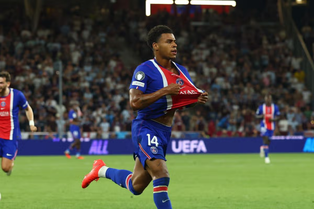 PSG thắng Aston Villa 2-1, bảo vệ thành công Siêu cúp châu Âu