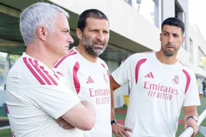 Mourinho chọn Khedira làm trợ lý tại Real