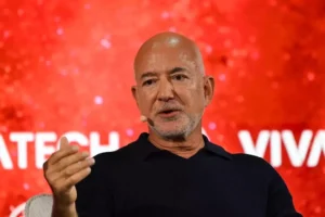 Tỷ phú Jeff Bezos muốn mua 30% cổ phần Liverpool