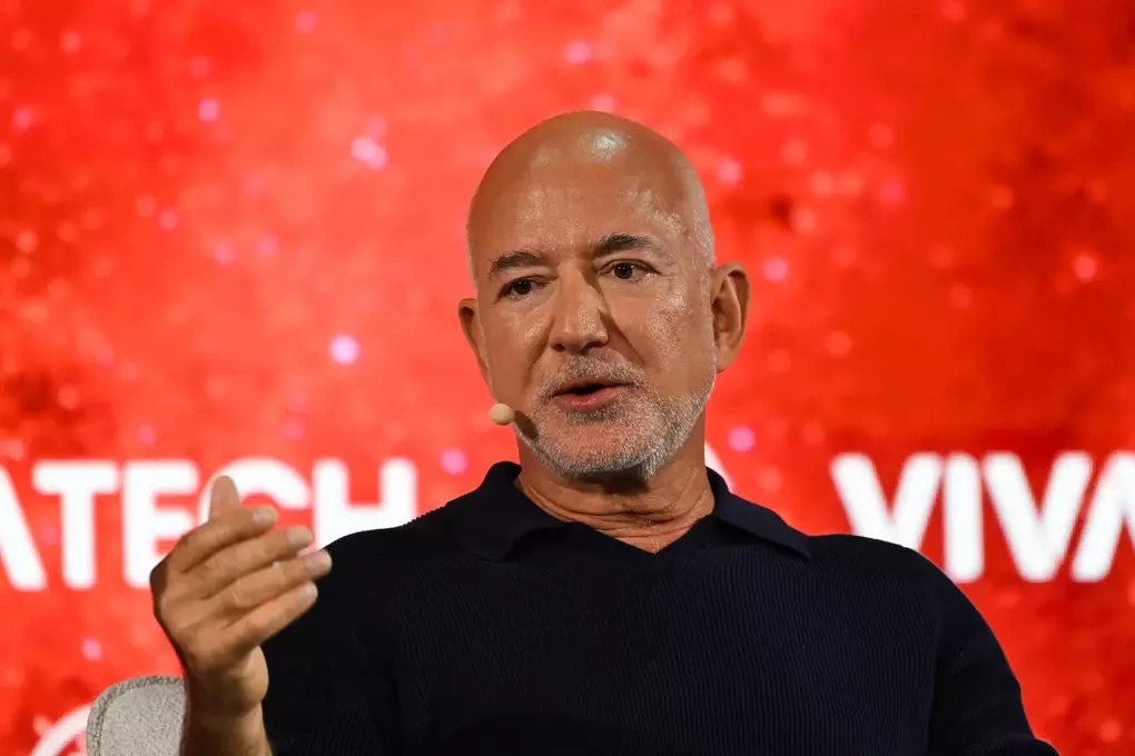 Tỷ phú Jeff Bezos muốn mua 30% cổ phần Liverpool