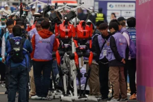 Hai robot hình người của Honor sắp tranh tài tại giải chạy ở Malaysia