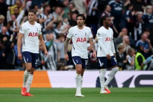 Tottenham nhận thất bại thứ hai liên tiếp tại Ngoại hạng Anh sau màn trình diễn thất vọng