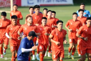 Quang Hải vui đùa trước bão chỉ trích ở ASEAN Cup