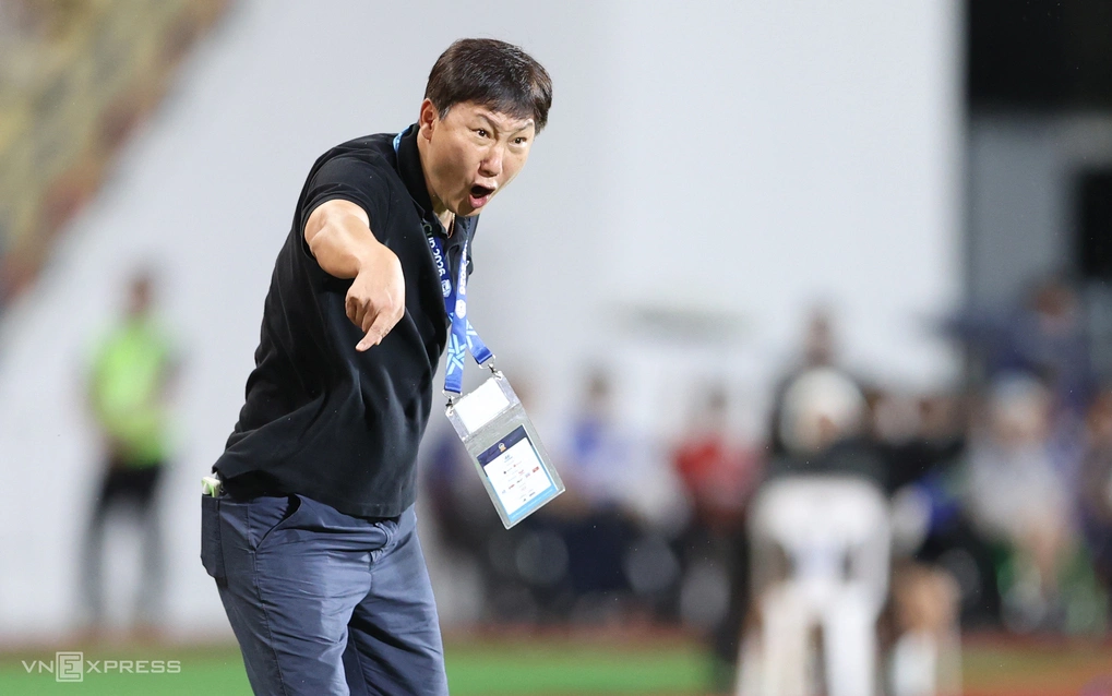 Việt Nam thắng Thái Lan 2-0 nhờ dấu ấn chiến thuật của HLV Kim Sang-sik