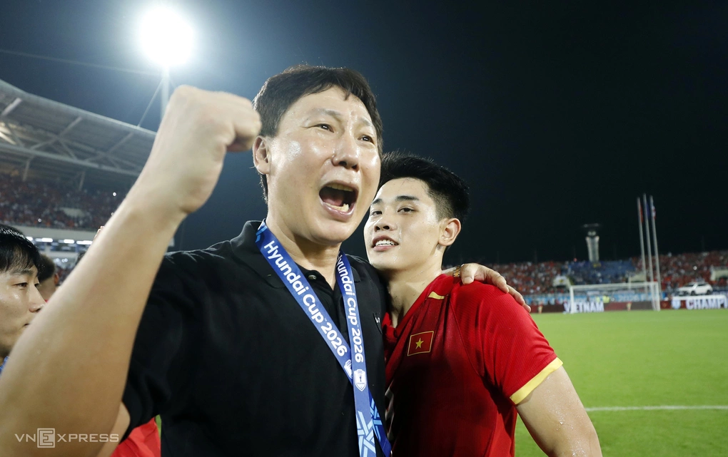 HLV Kim Sang-sik tập trung cho FIFA ASEAN Cup 2026, không dẫn dắt Olympic Việt Nam tại ASIAD 20