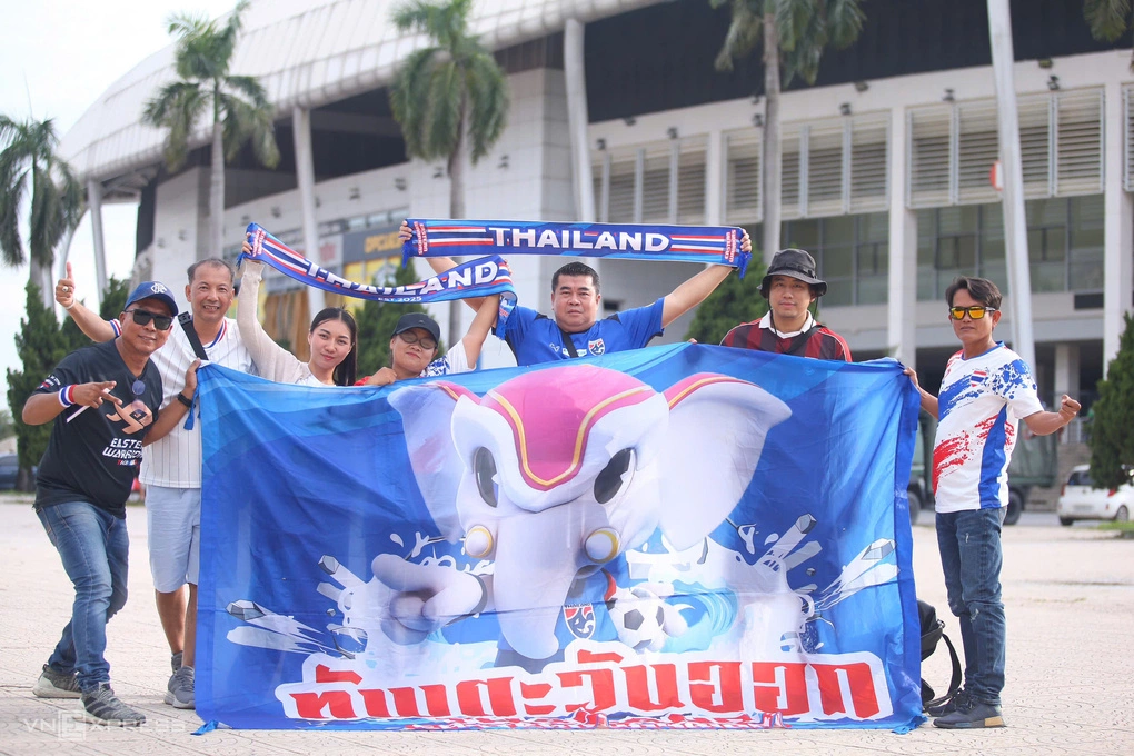 CĐV Việt Nam hâm nóng Mỹ Đình và dàn lãnh đạo cấp cao dự khán chung kết ASEAN Cup 2026