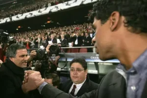 Những vụ công kích trọng tài nổi tiếng trong sự nghiệp của HLV Jose Mourinho