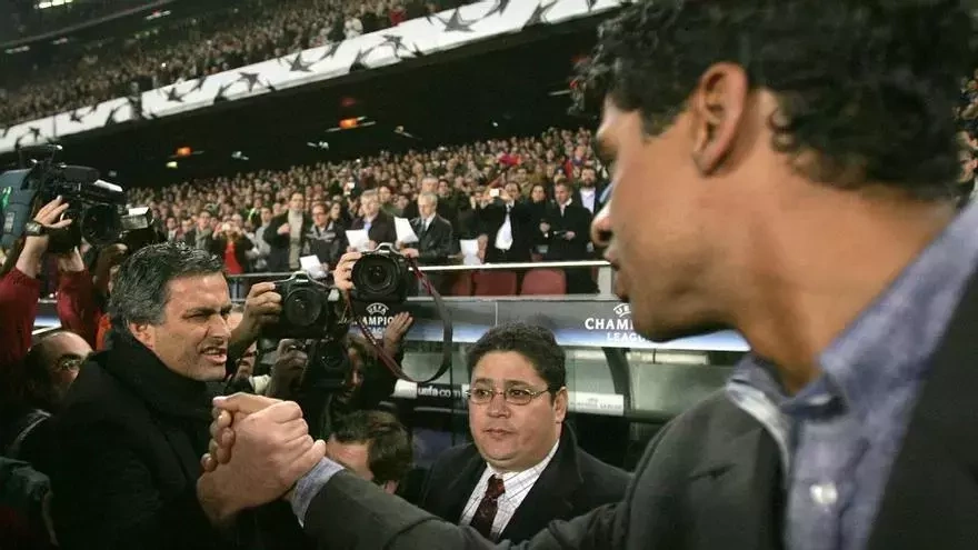 Những vụ công kích trọng tài nổi tiếng trong sự nghiệp của HLV Jose Mourinho