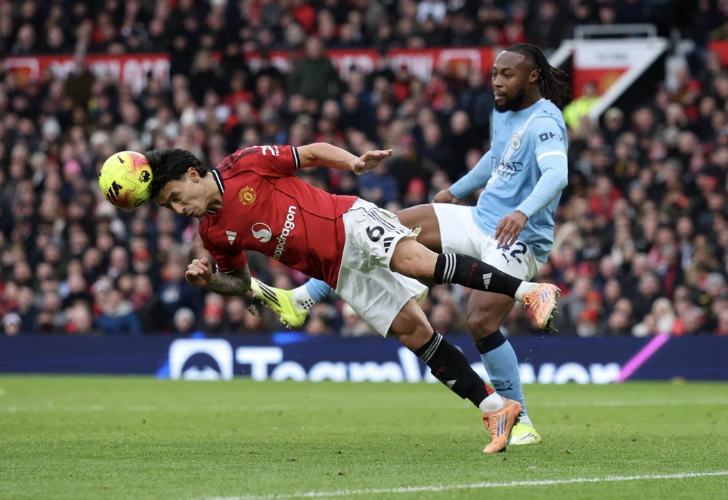 Chuyên gia Anh chia rẽ sâu sắc trước trận đại chiến Man Utd và Man City