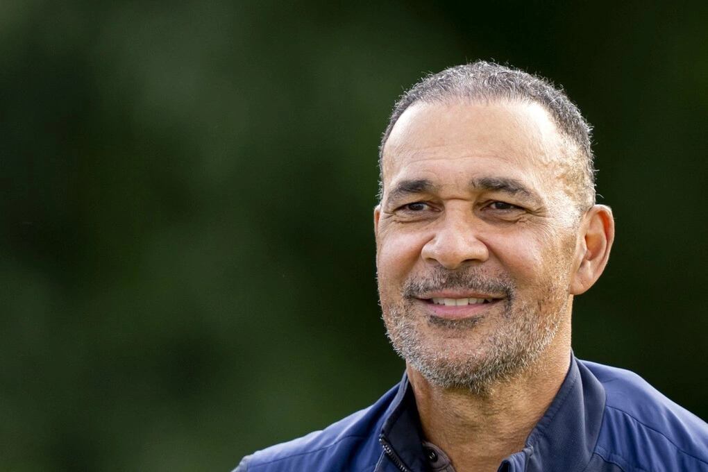 Ruud Gullit: Tây Ban Nha vận hành triết lý Cruyff, không phải mô phỏng Hà Lan