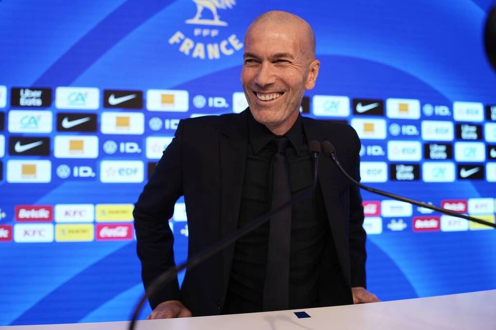 Zinedine Zidane lên nắm quyền tuyển Pháp: Kế hoạch trả Kylian Mbappe về cánh trái